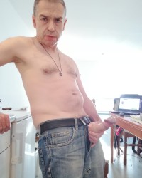 ItalianJohnny is horny and wants to fuck photo