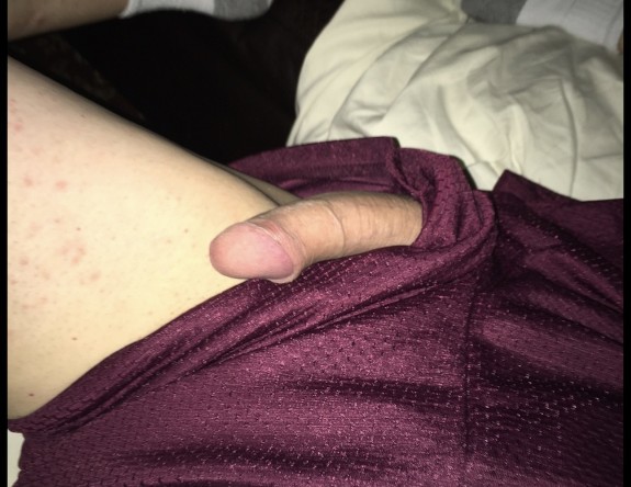Nice bubble butt ready to be stretched