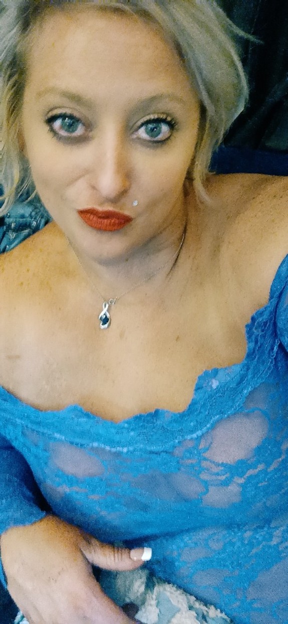 Sexy Curvy Blonde