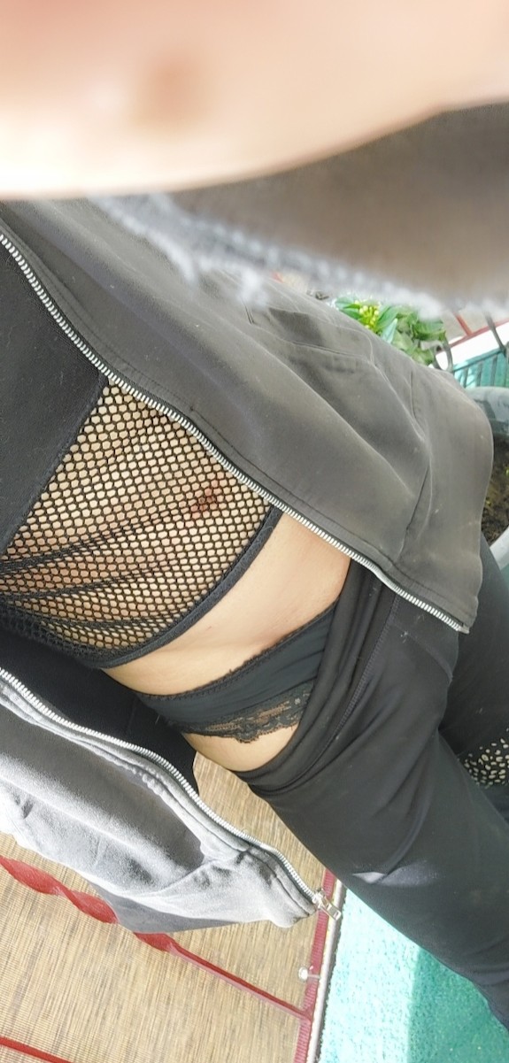 tummy flashing