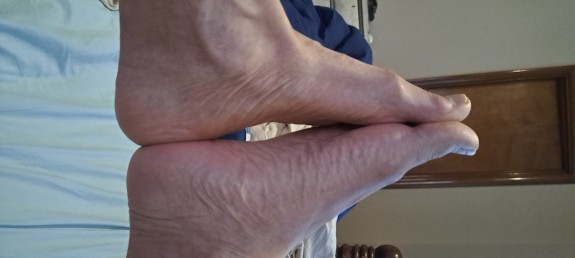 How bout dem feet ;)