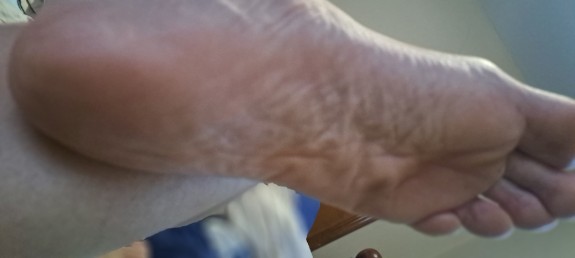 How bout dem feet ;)