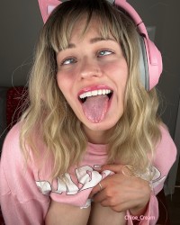 gamer girl photo