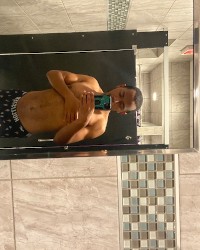 Hollister photo