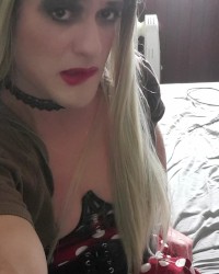 blonde lucie coquine photo