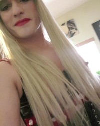 blonde lucie coquine photo