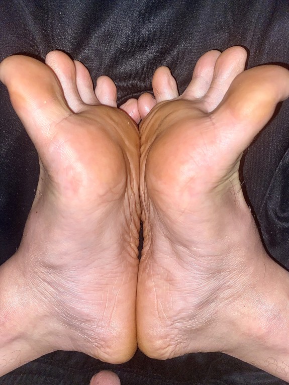 Ebony’s feet