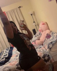 i fuck this thick chick i met on IG photo