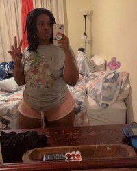 i fuck this thick chick i met on IG photo