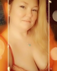 Mitzy Lee photo