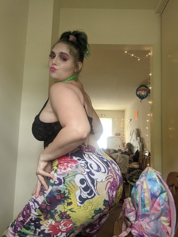 Angel Luxie being her normal self