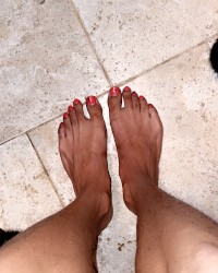 Feet 😝 come smell (custom vids hmu) photo