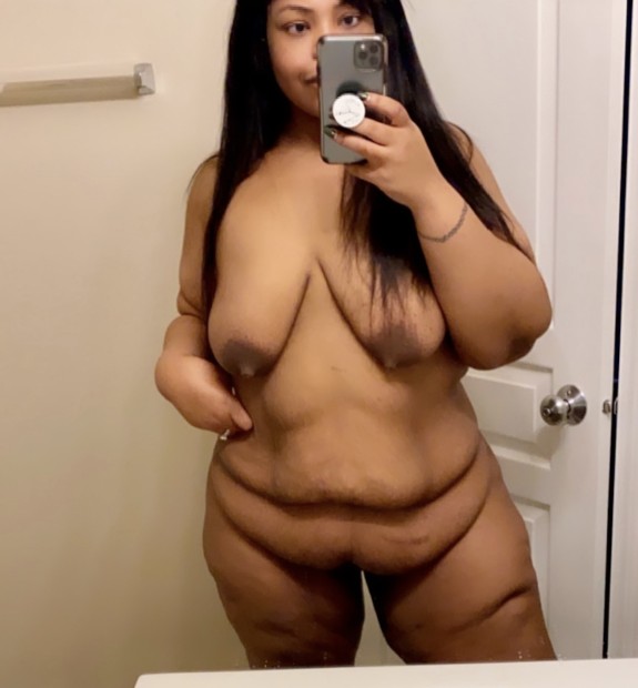 BBW naked selfie