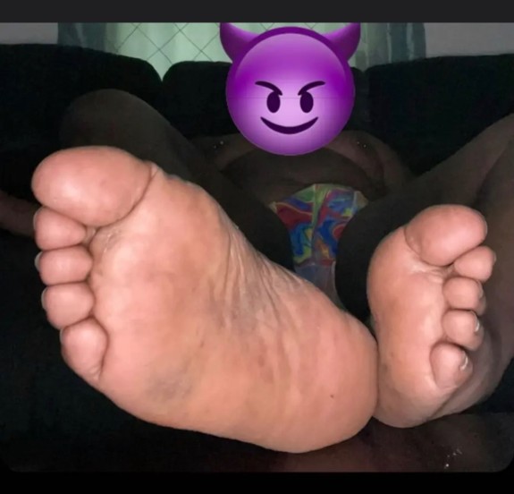 Smell daddy big feet‼️