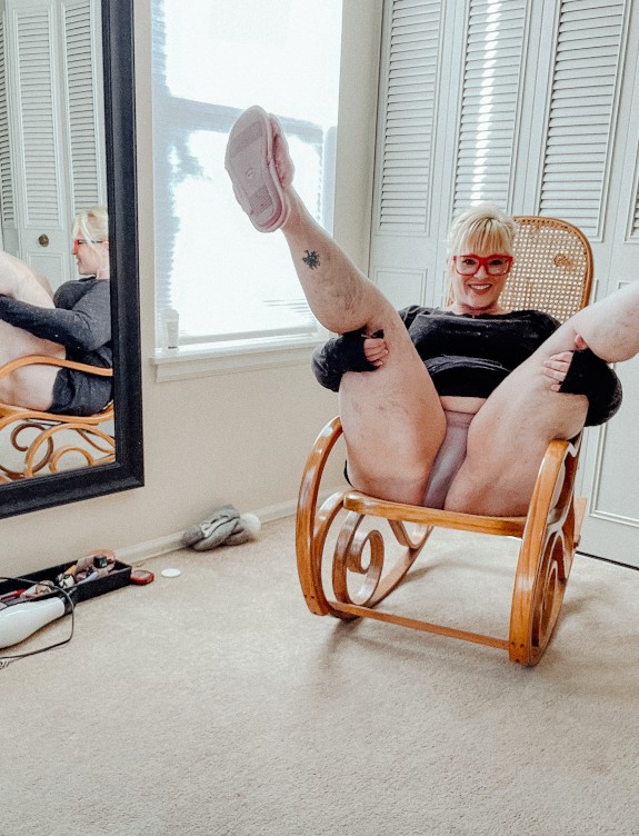 Dirty Mommy Gets Nasty for you Big Tits, Fat thighs