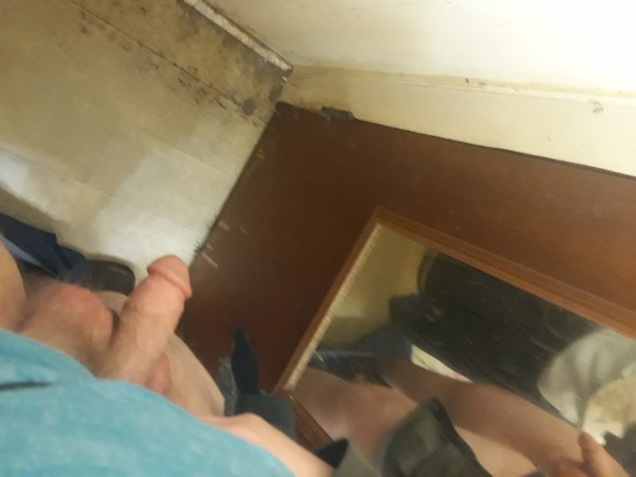 Lonely big cock wants attention