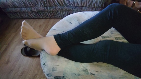 Stinke Füße in Strumpfhose