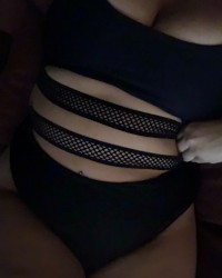 The whole shabang 🧍🏻‍♀️👀🤤 photo