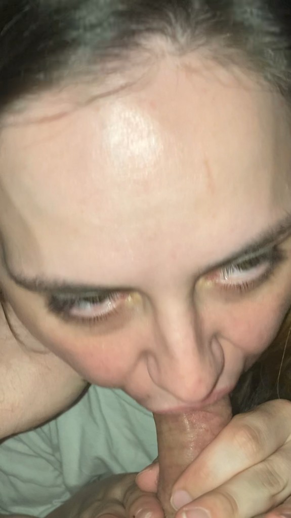 Gagging and choking with a bite