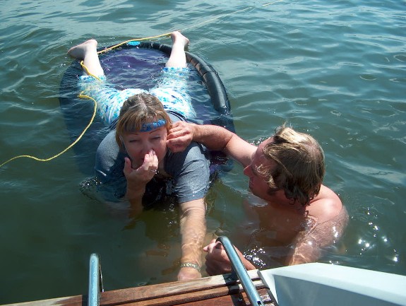 Peppermint Plays With Pussy On The Boat After Flashing Tits To Everyone!!