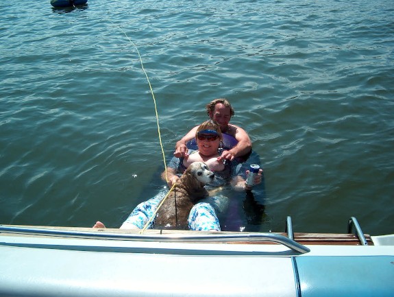 Peppermint Plays With Pussy On The Boat After Flashing Tits To Everyone!!