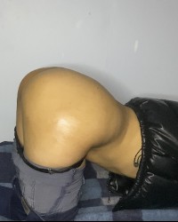 Después de una culiada con una vergota photo