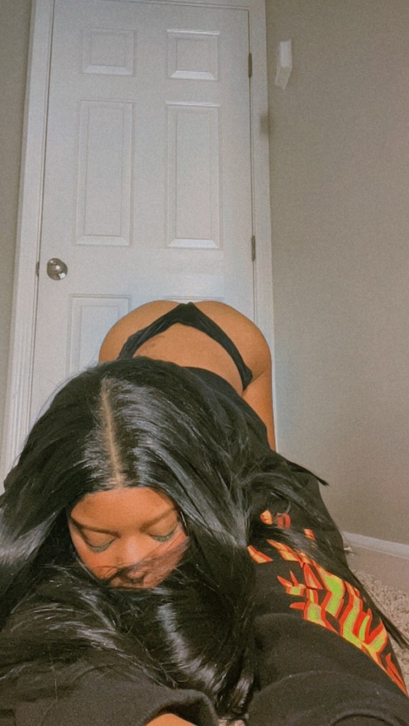Ebony college girl wants backshots - DM for Playboy profile link 😉🤎🐰
