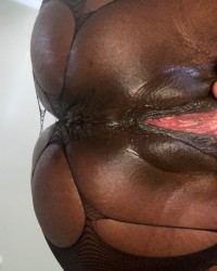 Pretty chocolate pussy photo
