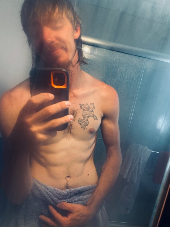 What’s hiding underneath that towel?? Add my snap for fun @andrewkac6969