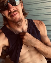 Feelin hot ;) cashapp @ $andrewk6969 photo