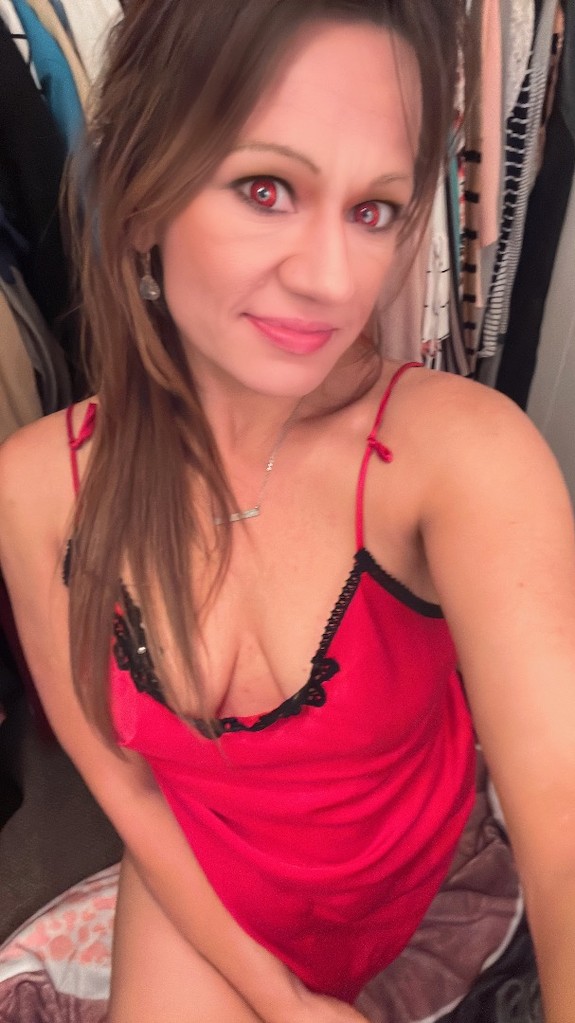 Trick or Treat, I want to drink your cum 🧛‍♀️