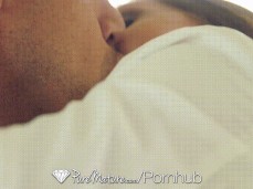 #kissing #milf-kissing gif