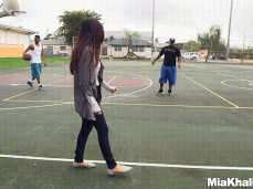 mia khalifa gif