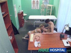 #doctora #fake-hospital #consulta gif