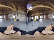 sooooo deeeeep.. VR doggystyle gif