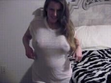 tetas brincadoras gif