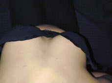 Montre moi t'es magnifique seins et enlève moi se soutien gorge gif