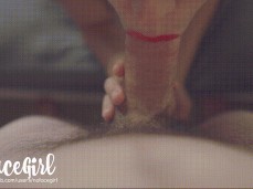 与穿网袜的学生妹肛交，然后用精液填满她的菊花 gif