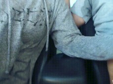 ESVAZIANDO AS BOLAS DELE ENQUANTO DIRIGE gif