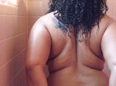 THICK VOLUPTUOUS  AUNTIE WITH A HUGE ASS gif