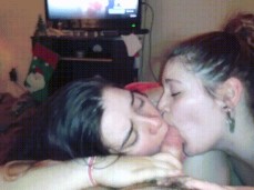 FFM Double blowjob head kissing sandwich gif