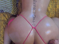 ah jueputa QUE RICO - LITTLE_CAKE69 gif