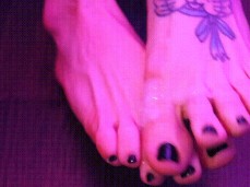 JasAhptik play with cum on her feet gif