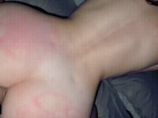 Gostosa Branquinha sentando gostoso gif