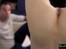 Малишка спалила писечку gif