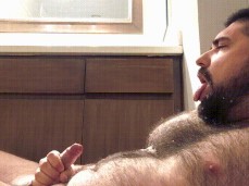 RRBears huge cum explosion, self facial 0236-1 gif