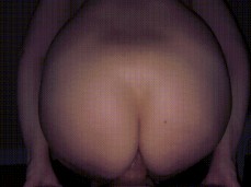 Задница сводной сестры прыгает на члене gif