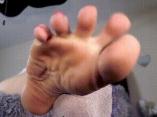 while a wiggle my toes gif