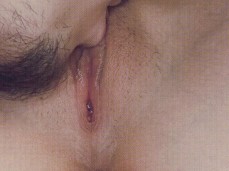 Малышке делают куни gif