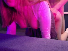 Репетитор преподает урок gif